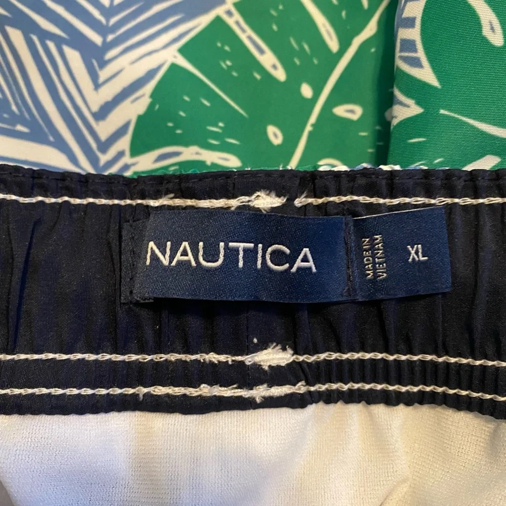NWT Nautica Swim Trunks Sz XL Blue/White